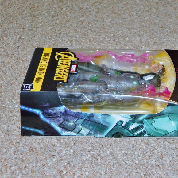 Hasbro Marvel Legends Avengers Infamous Iron Man MIB New Walgreens Exclusive - Picture 6 of 9